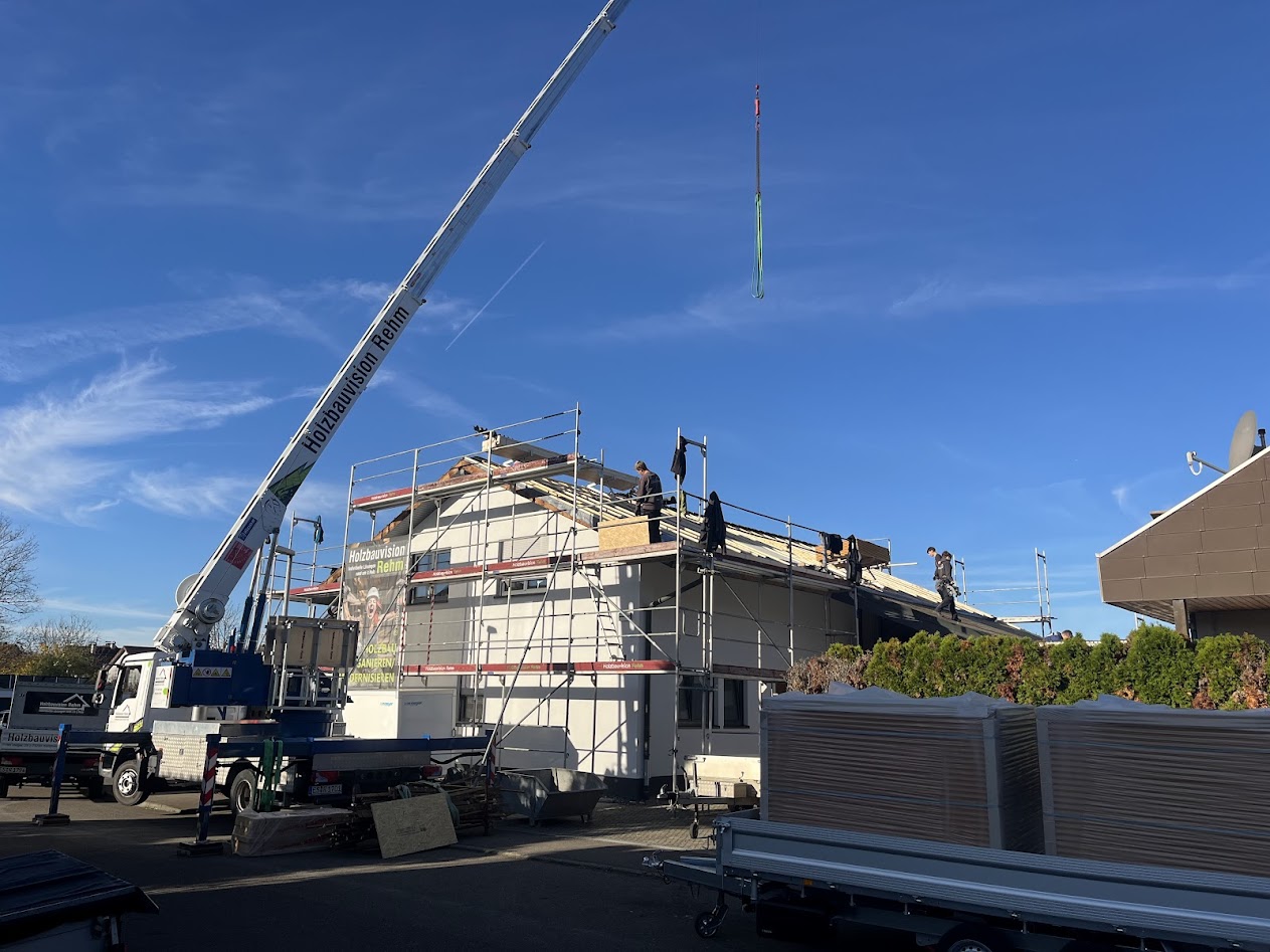 Energetische Dachsanierung  Durchführung einer energetischen Dachsanierung zur Verbesserung der Wärmedämmung und Energieeffizienz. Fachgerechte Ausführung für nachhaltigen Wohnkomfort und langfristigen Werterhalt des Gebäudes.